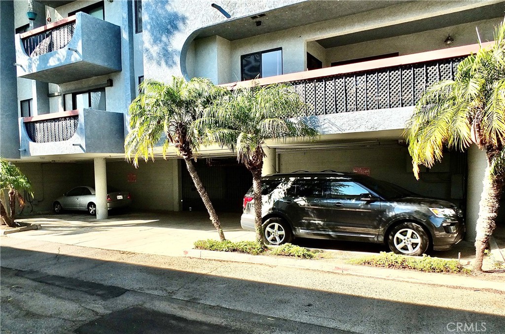 3600 East 4th Street, Unit 305 Long Beach, CA 90814 - Photo 24 of 26 guest parking