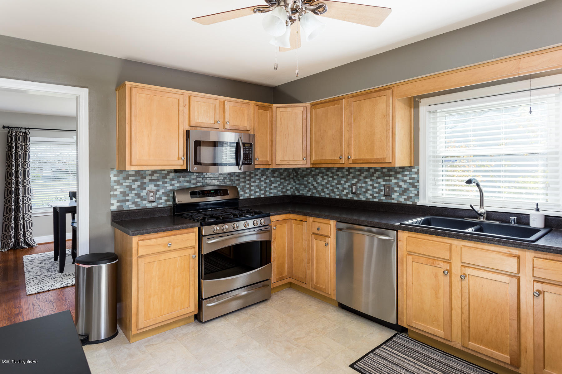 214 Wood Road Louisville, KY 40222 - Photo 14 of 31 Kitchen