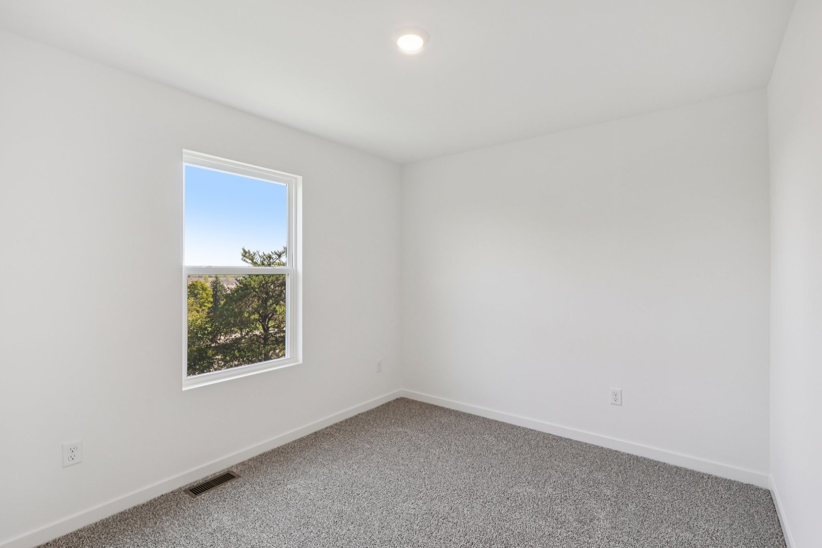 1435 Oakfield Lane Pingree Grove, IL 60140 - Photo 18 of 60 an empty room with a window