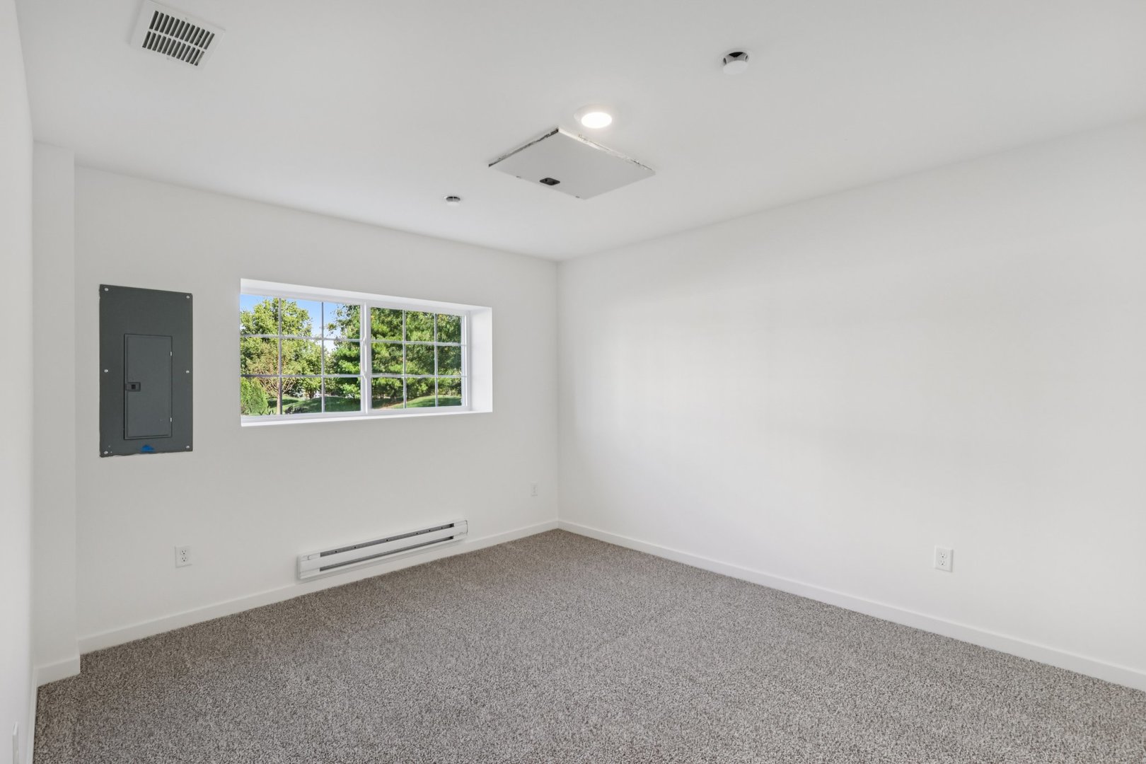 1435 Oakfield Lane Pingree Grove, IL 60140 - Photo 22 of 60 an empty room with a window