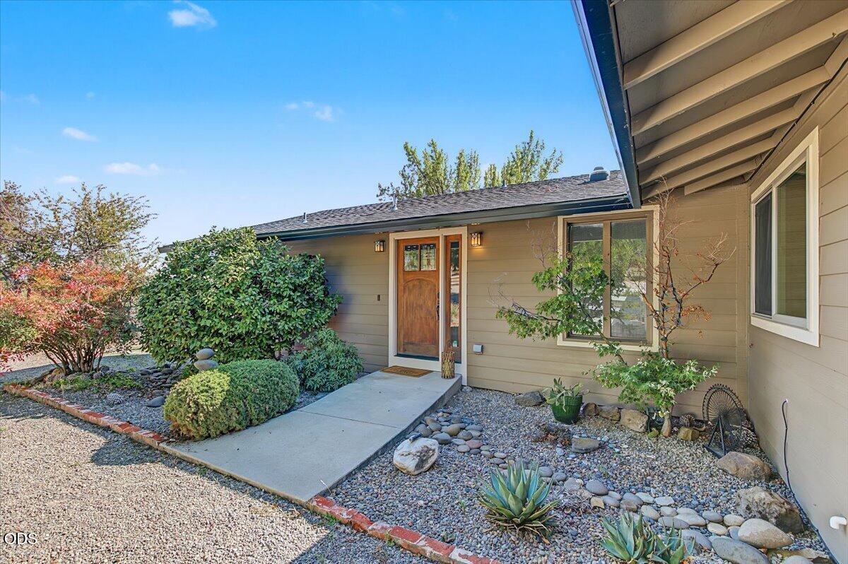 3583 Ross Lane Central Point, OR 97502 - Photo 5 of 49 Gallery Image 5