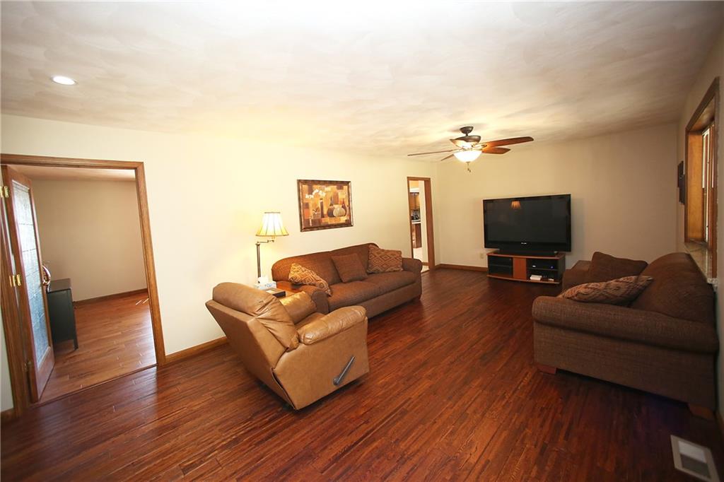 8215 Knapp Road Indianapolis, IN 46259 - Photo 5 of 26 Gallery Image 5