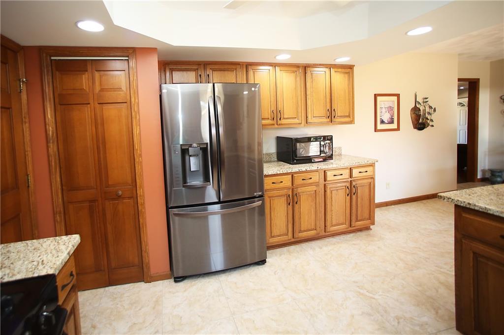 8215 Knapp Road Indianapolis, IN 46259 - Photo 10 of 26 Gallery Image 10
