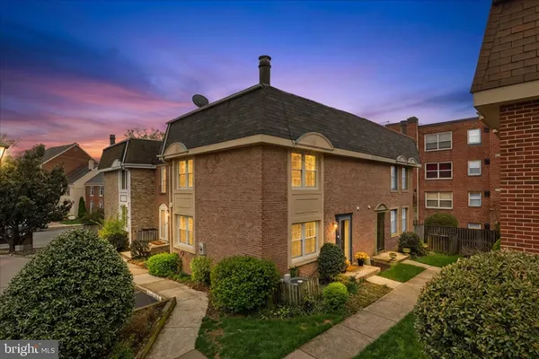 $800,000 | 1306 Chetworth Court, Alexandria, VA 22314