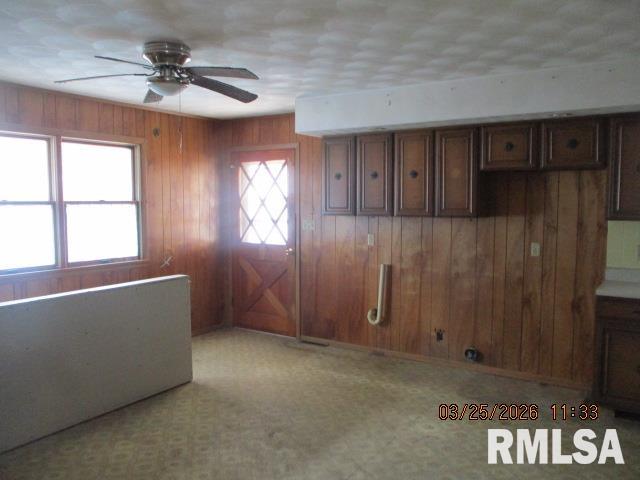 454 Dean Court Canton, IL 61520 - Photo 8 of 16