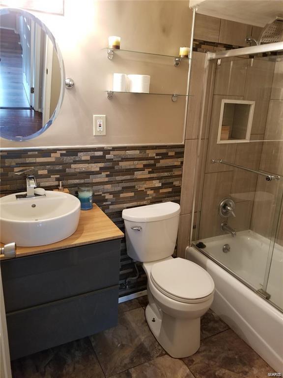 4889 Hursley Drive St. Louis, MO 63128 - Photo 13 of 19