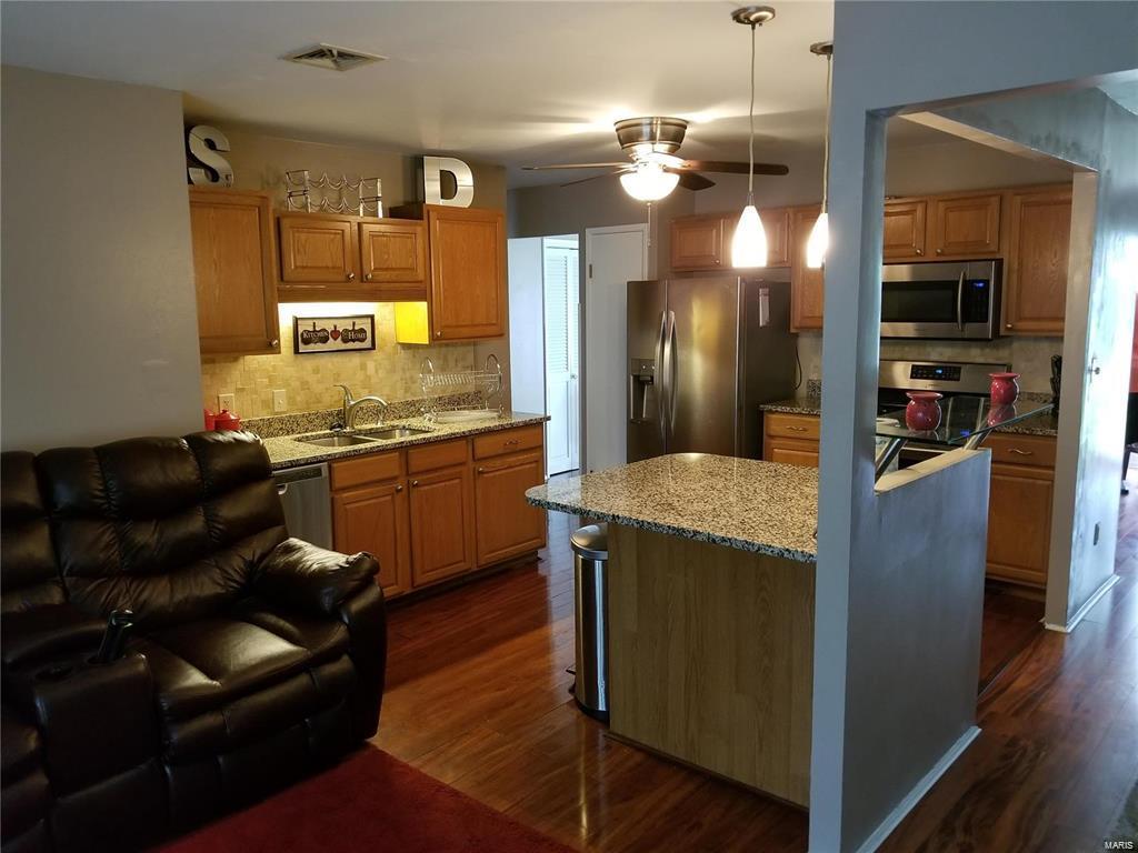 4889 Hursley Drive St. Louis, MO 63128 - Photo 2 of 19