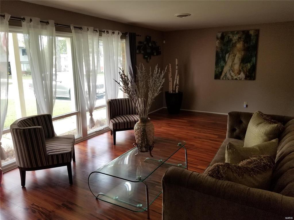 4889 Hursley Drive St. Louis, MO 63128 - Photo 6 of 19