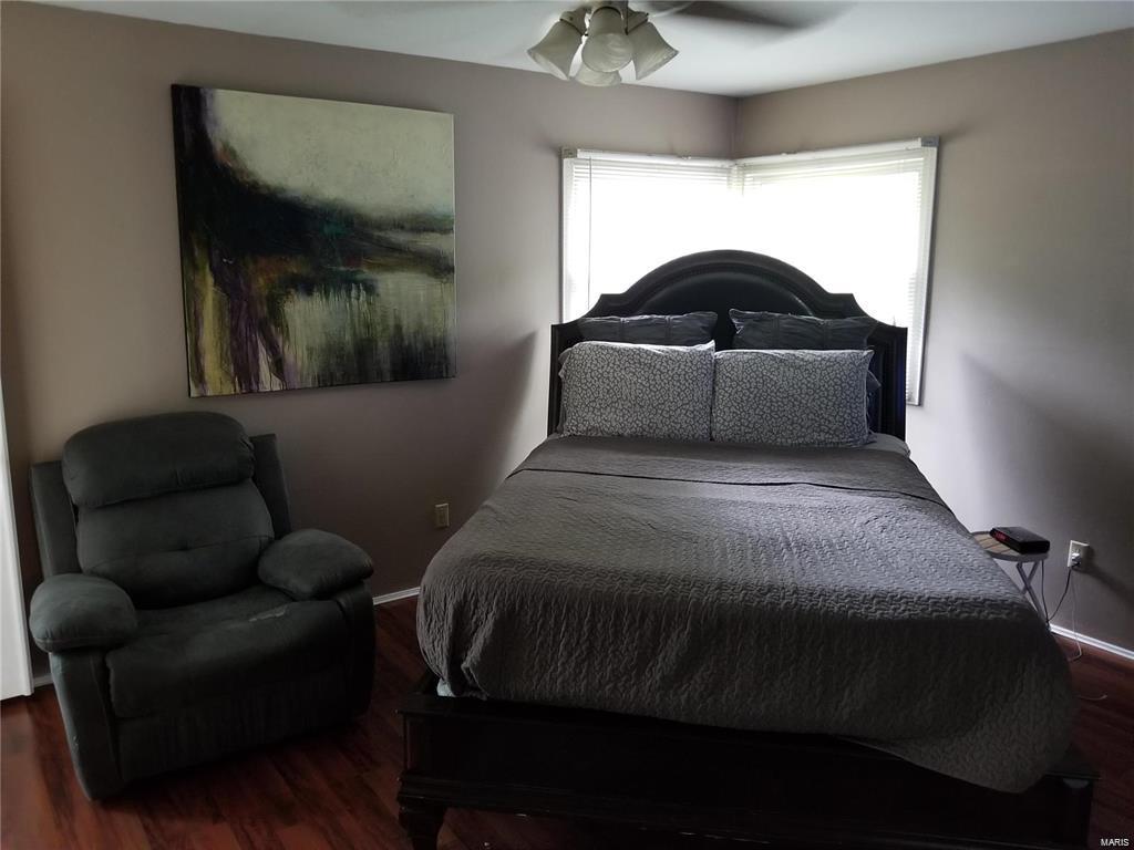 4889 Hursley Drive St. Louis, MO 63128 - Photo 8 of 19