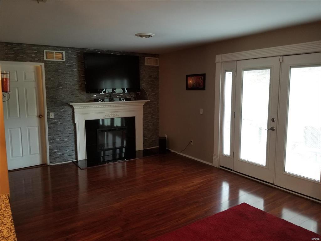 4889 Hursley Drive St. Louis, MO 63128 - Photo 9 of 19