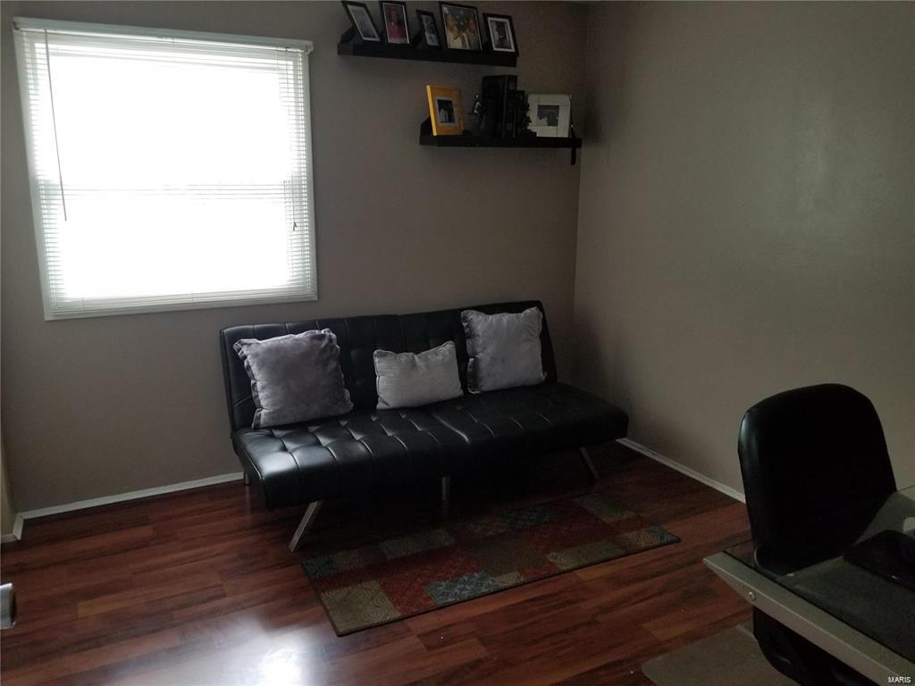 4889 Hursley Drive St. Louis, MO 63128 - Photo 10 of 19