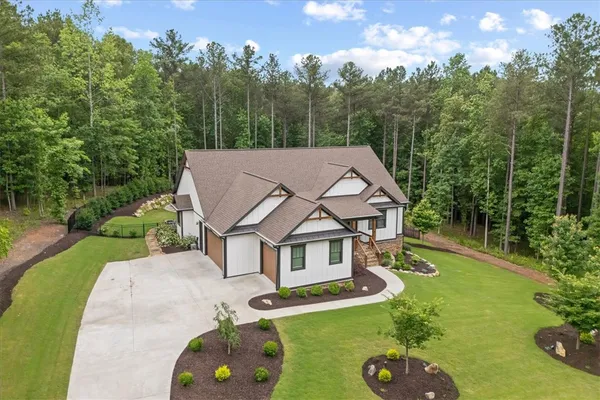 $1,225,000 | 107 Cedar Bluff Court, Six Mile, SC 29682