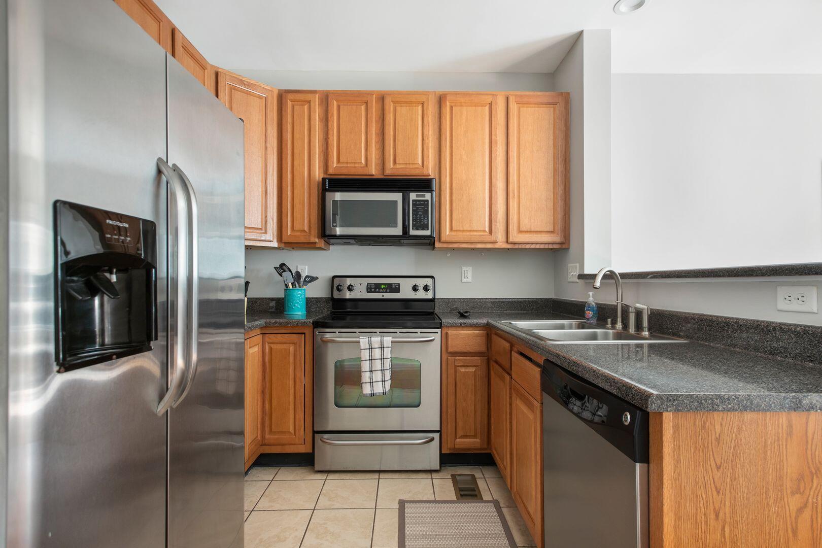 979 Bay Tree Circle, Unit 103 Mount Pleasant, SC 29464 - Photo 3 of 14 Kitchen (will be renovated)