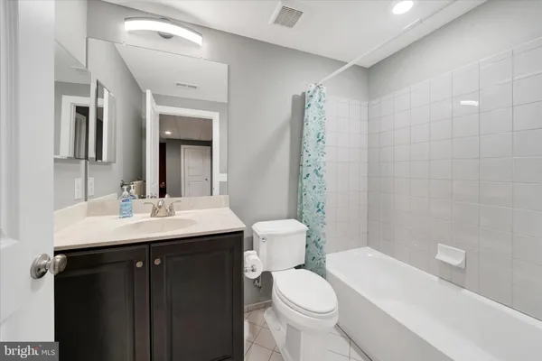 $855,000 | 1238 Caitlin Way, New Castle, DE 19720