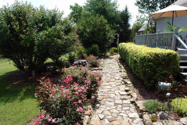 1929 Roslin Road Jamestown, TN 38556 - Photo 25 of 40 Walk way