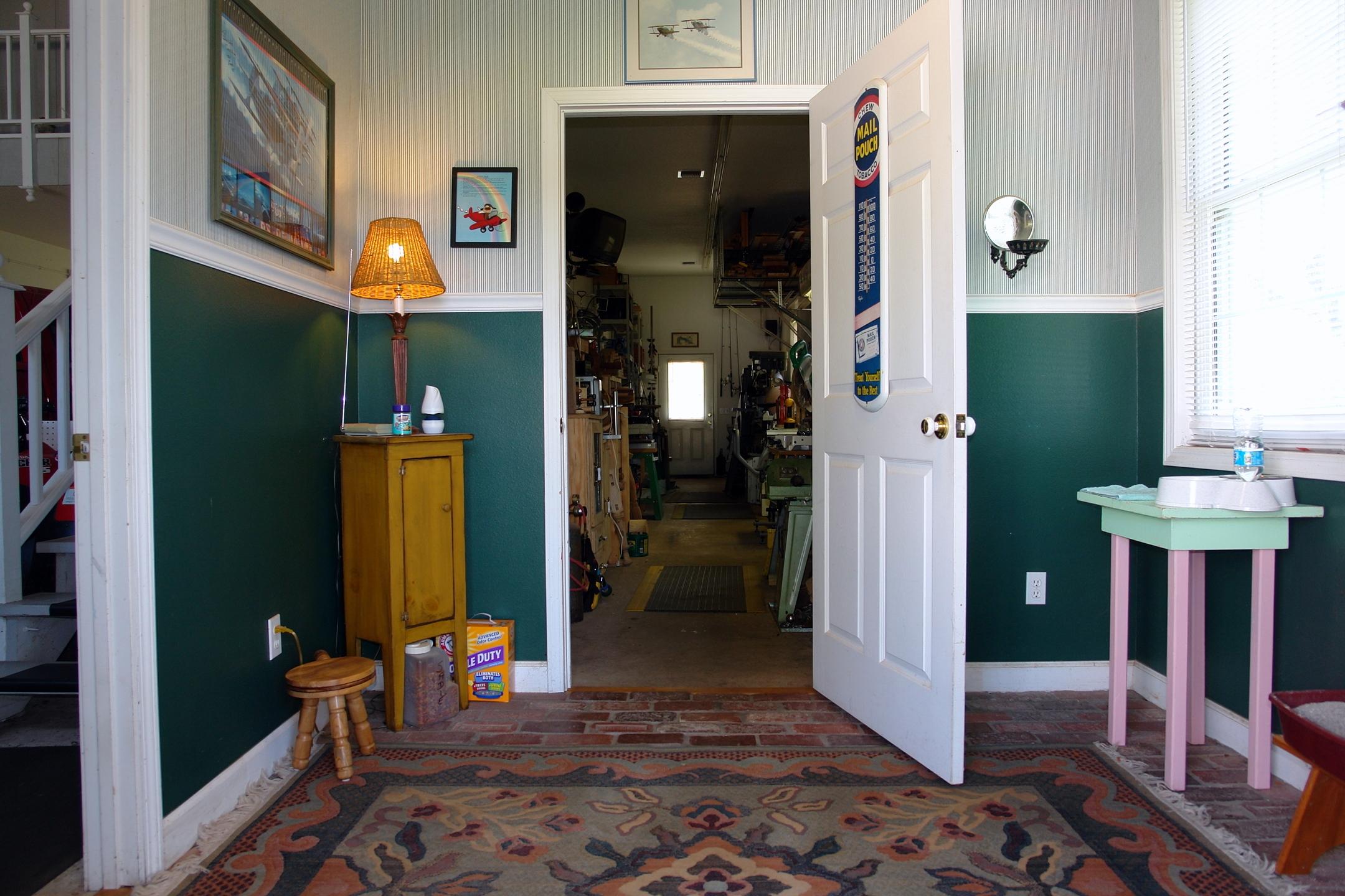 1929 Roslin Road Jamestown, TN 38556 - Photo 30 of 40 Foyer to Workshop & Barn