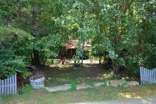 1929 Roslin Road Jamestown, TN 38556 - Photo 34 of 40 LAWN @ CABIN ON CREEK