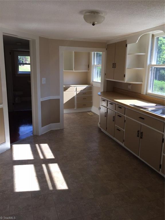 192 Hoots Road Ronda, NC 28670 - Photo 12 of 17 Gallery Image 12