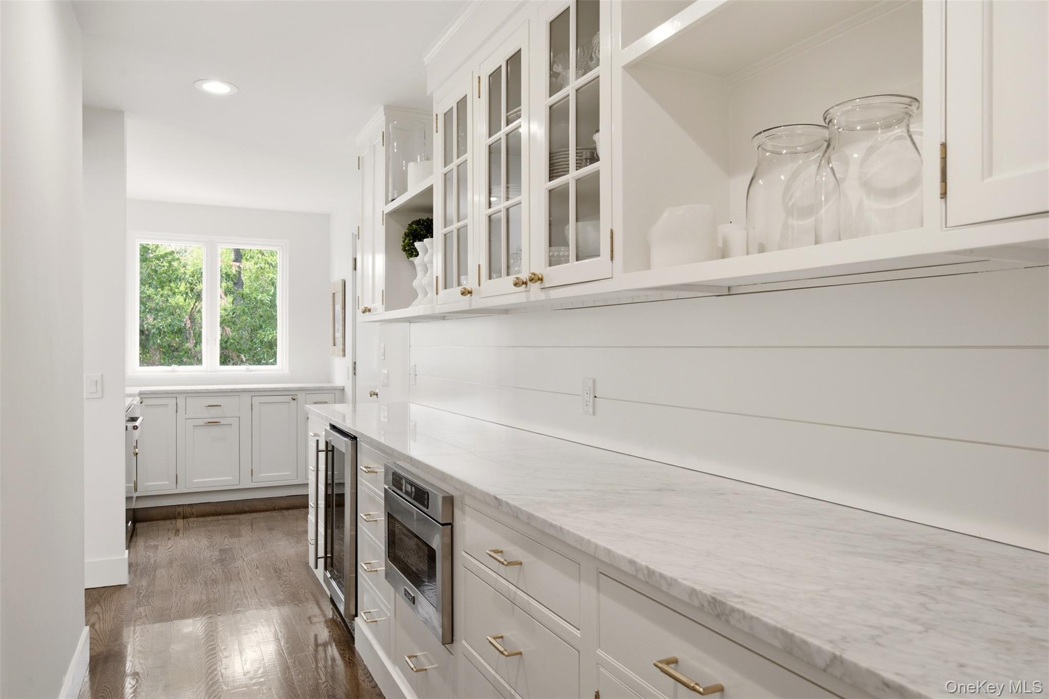 86 White Hill Road Cold Spring Harbor, NY 11724 - Photo 12 of 36