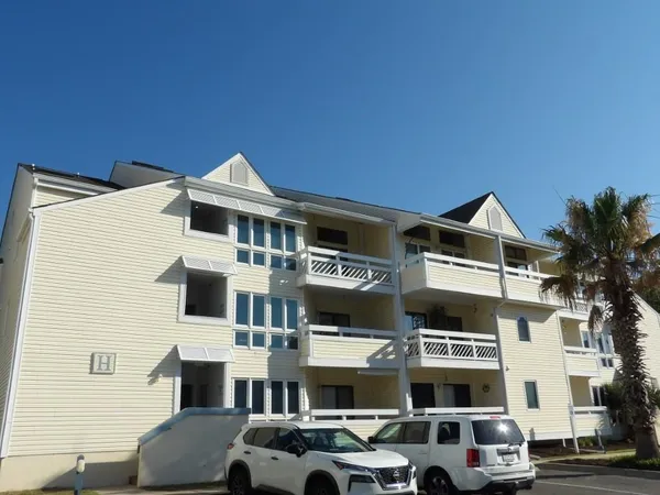 $1,150 | 1100 Possum Trot Road, Unit H343, North Myrtle Beach, SC 29582