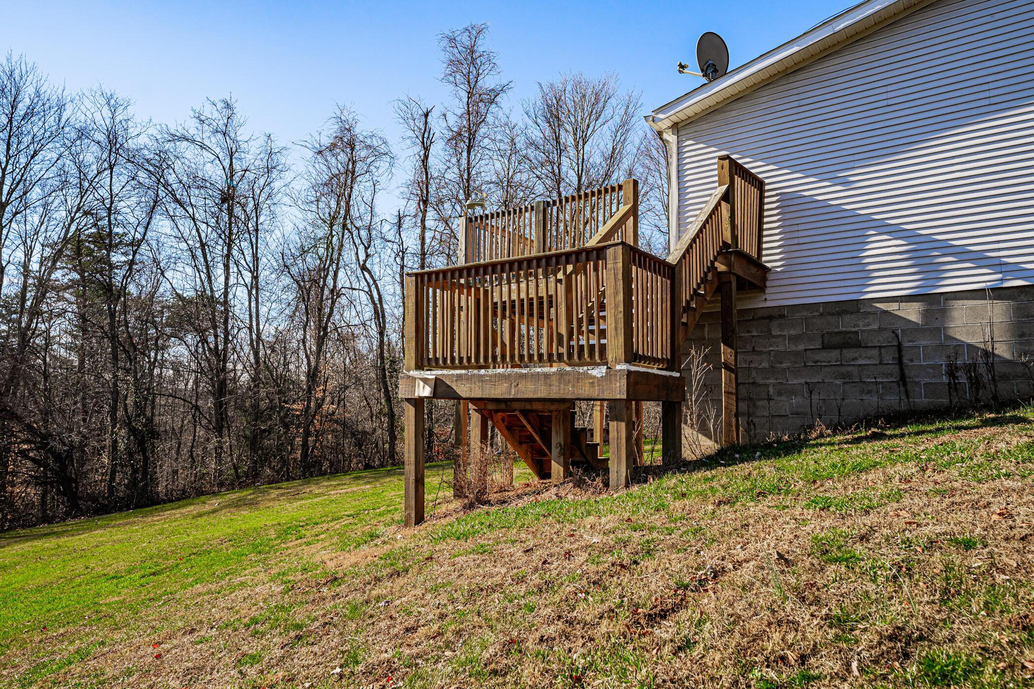 15913 Rocky Fork Road Logan, OH 43138 - Photo 7 of 47 Stairs
