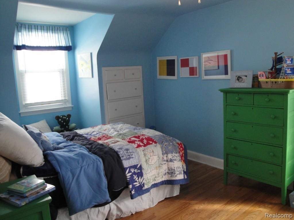 1633 Hampton Road Grosse Pointe, MI 48236 - Photo 14 of 17 Bedroom #2