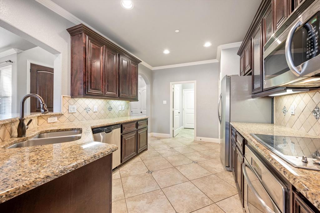 1024 Audrey Way Allen, TX 75013 - Photo 11 of 38