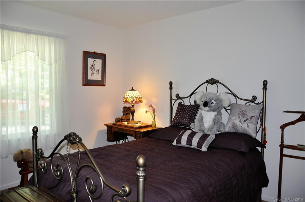 210 Oak Ridge Circle Columbus, NC 28722 - Photo 35 of 39 Gallery Image 35