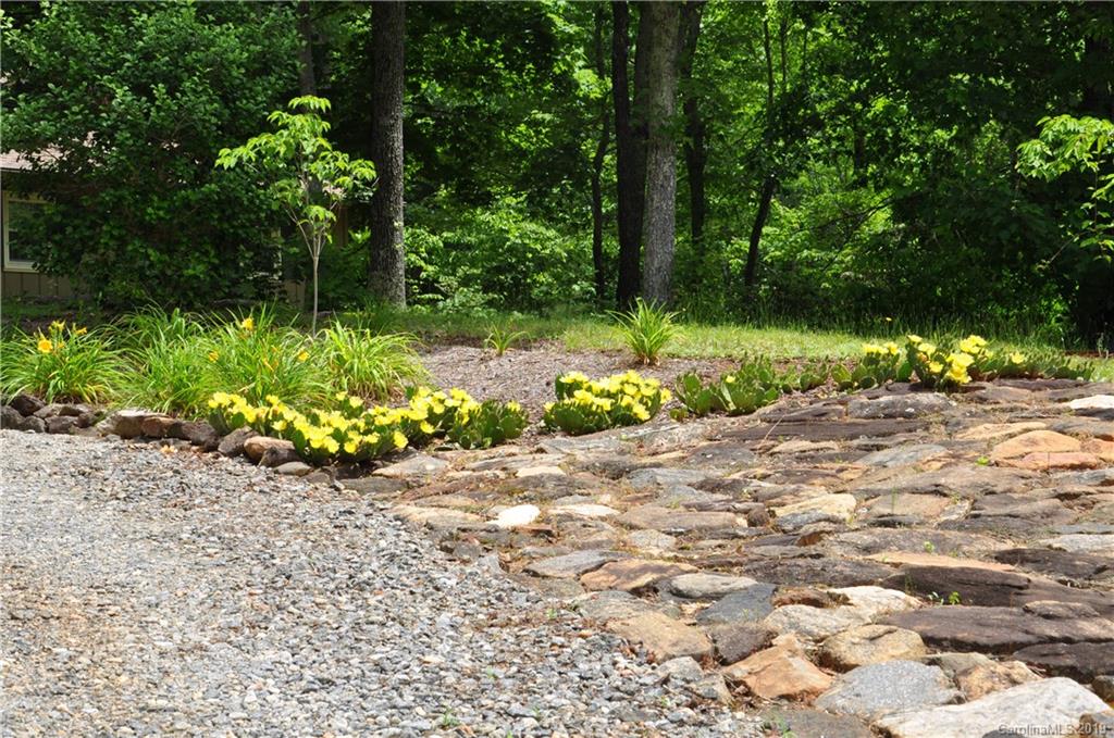 210 Oak Ridge Circle Columbus, NC 28722 - Photo 6 of 39 Gallery Image 6