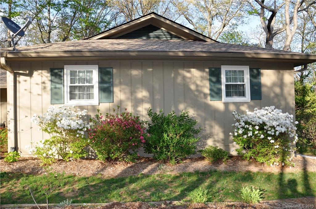 210 Oak Ridge Circle Columbus, NC 28722 - Photo 10 of 39 Gallery Image 10