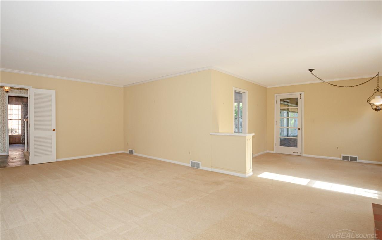 88 Roslyn Road Grosse Pointe Shores, MI 48236 - Photo 7 of 43