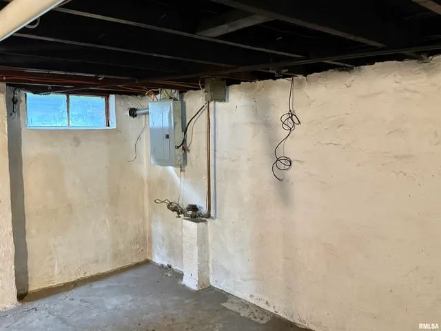 $57,500 | 737 North 5th Avenue, Canton, IL 61520