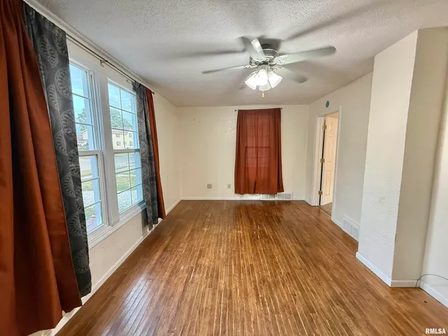 $57,500 | 737 North 5th Avenue, Canton, IL 61520