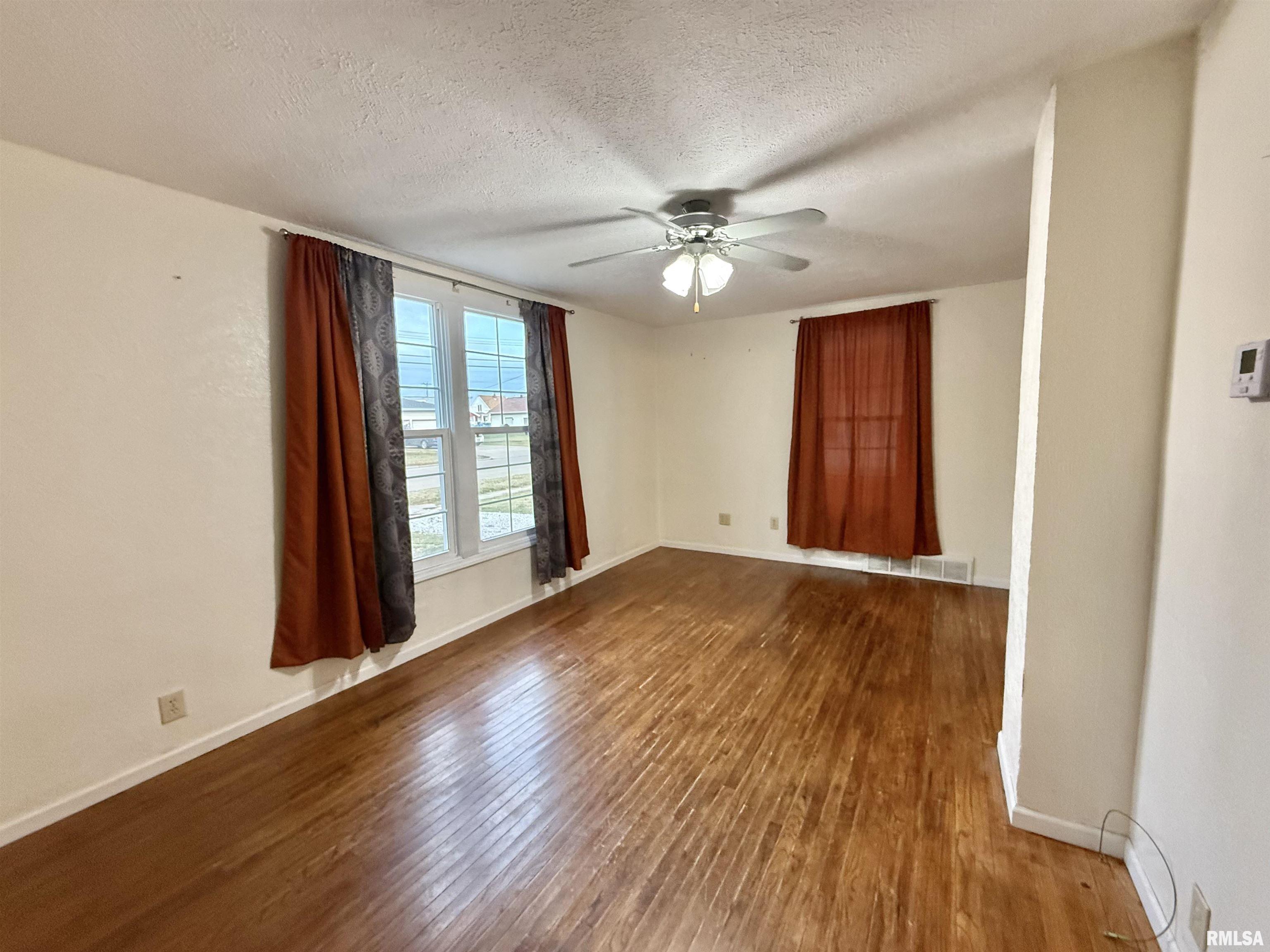 737 North 5th Avenue Canton, IL 61520 - Photo 8 of 24