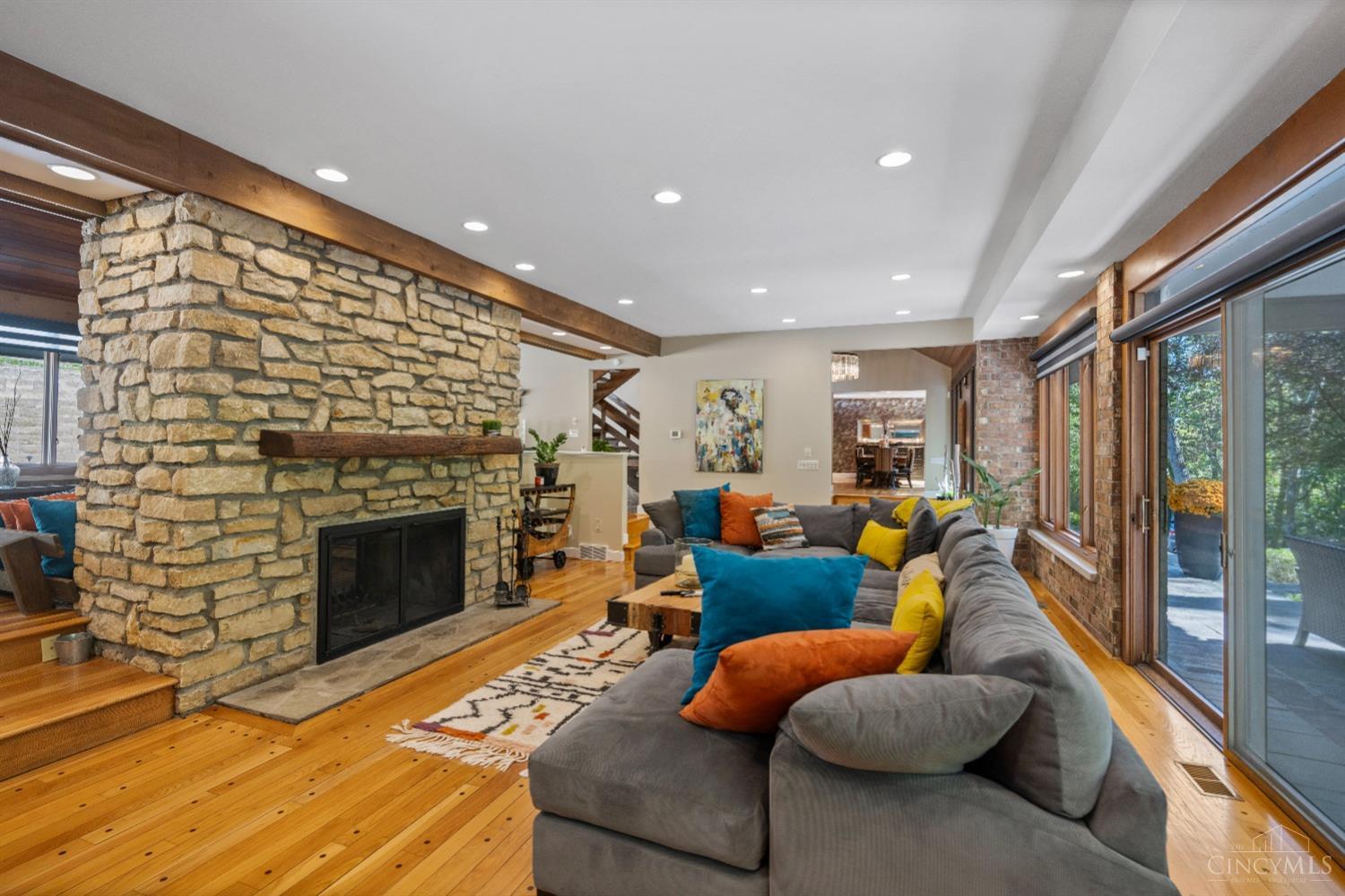 2884 Lower Grandin Road Cincinnati, OH 45208 - Photo 8 of 50 Gallery Image 8