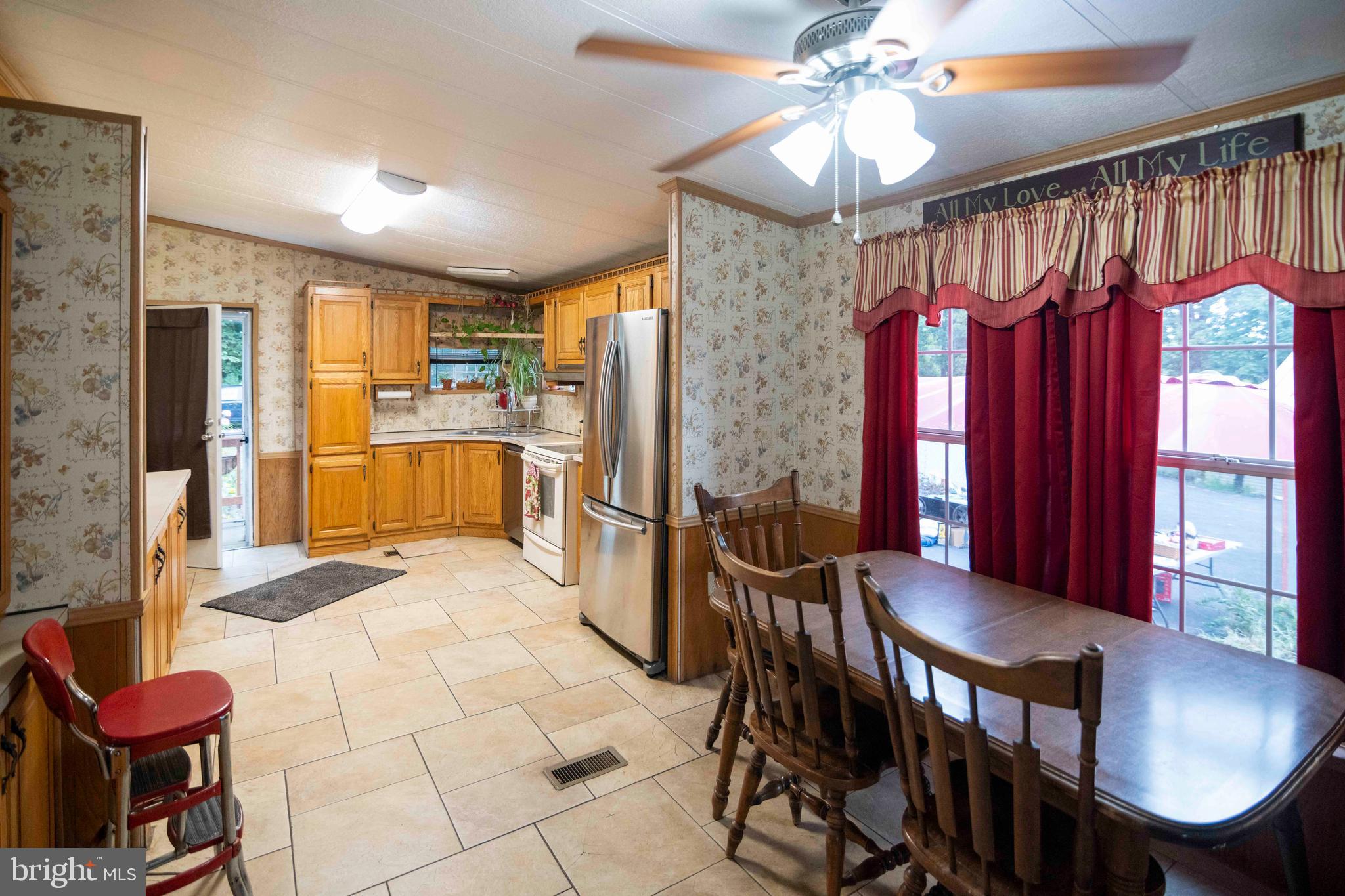 563 Cambridge Road Narvon, PA 17555 - Photo 15 of 50 Dining/Kitchen Combo