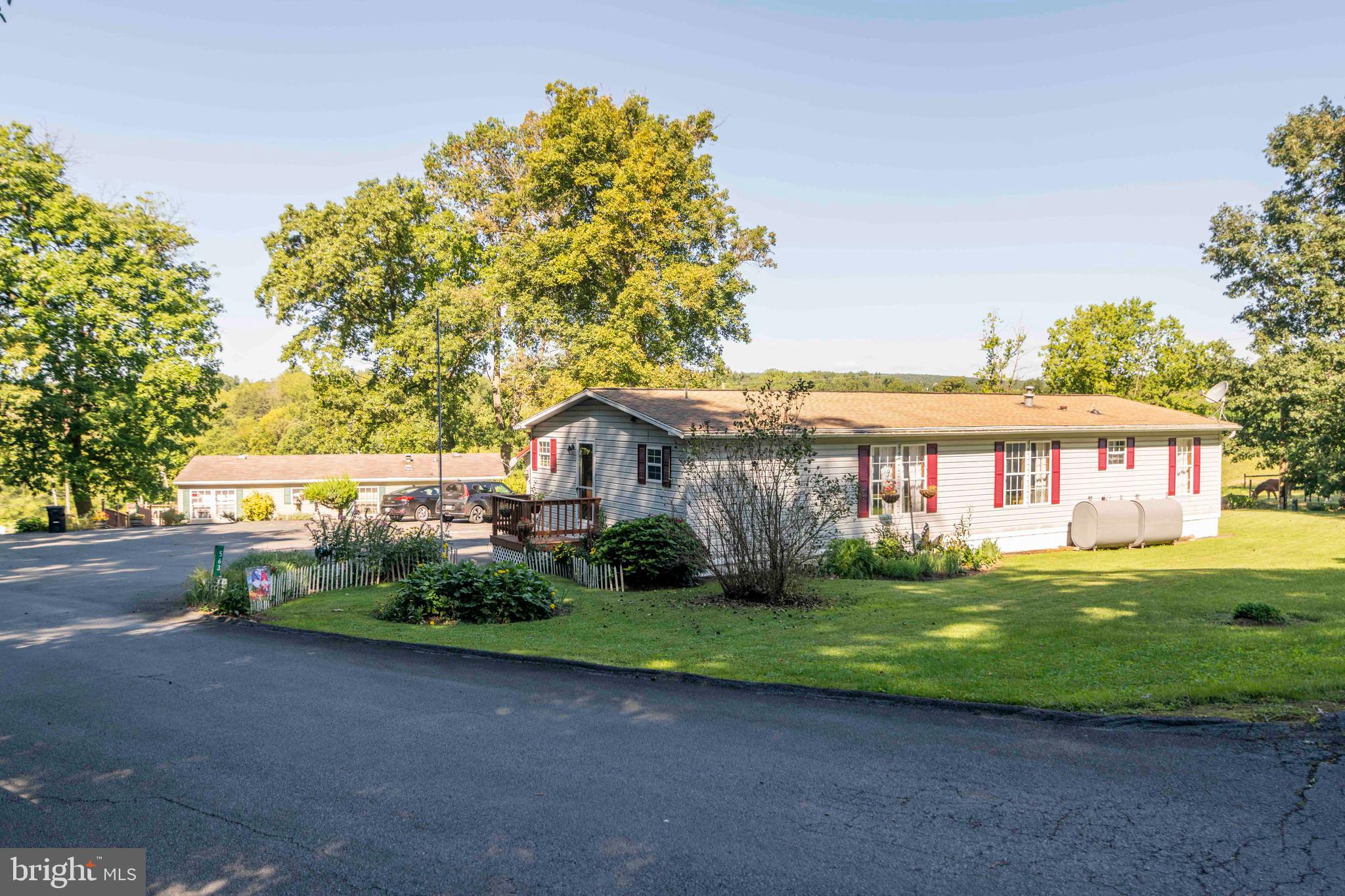 563 Cambridge Road Narvon, PA 17555 - Photo 2 of 50 You found your next home