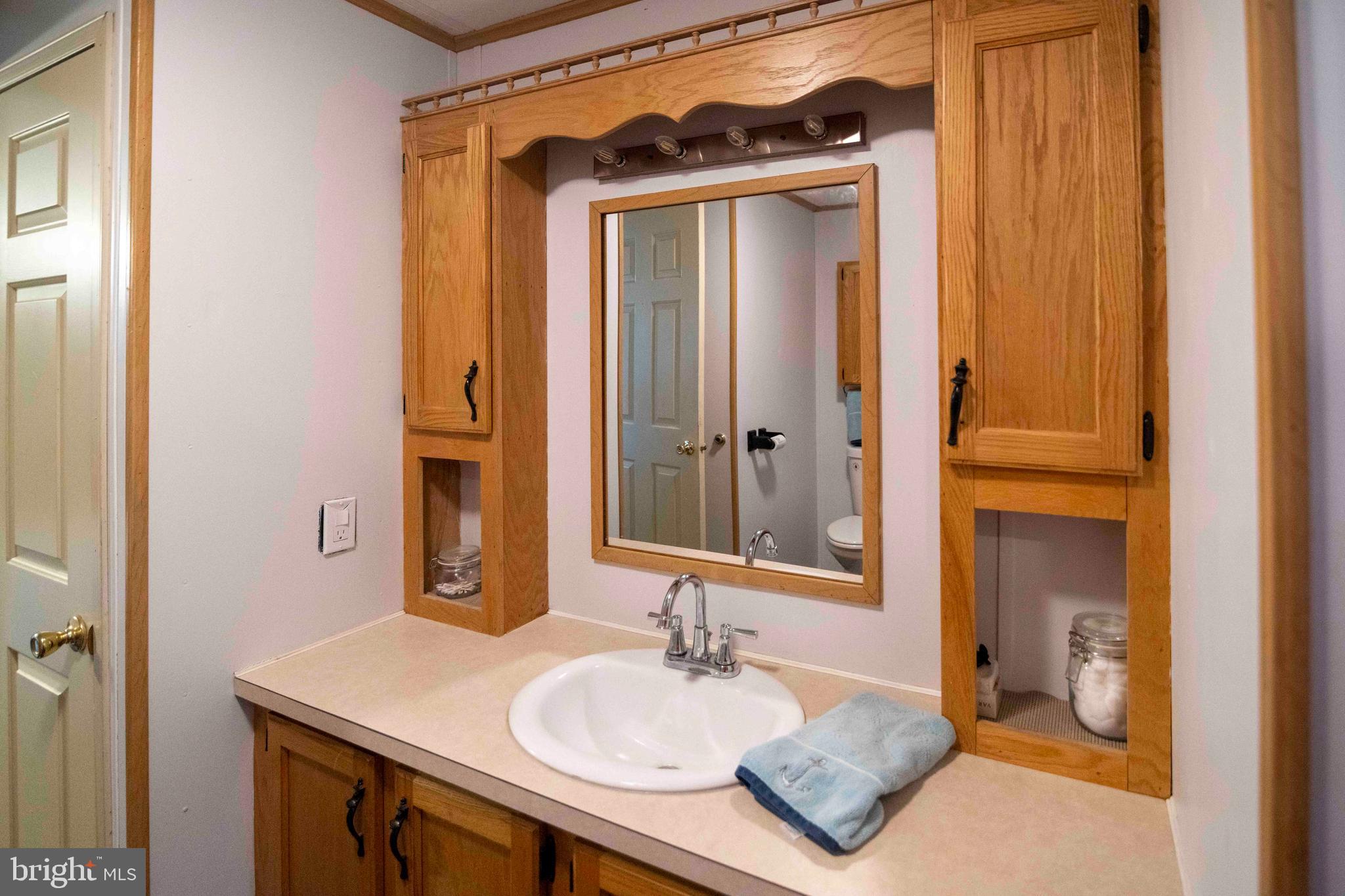 563 Cambridge Road Narvon, PA 17555 - Photo 23 of 50 Built-ins