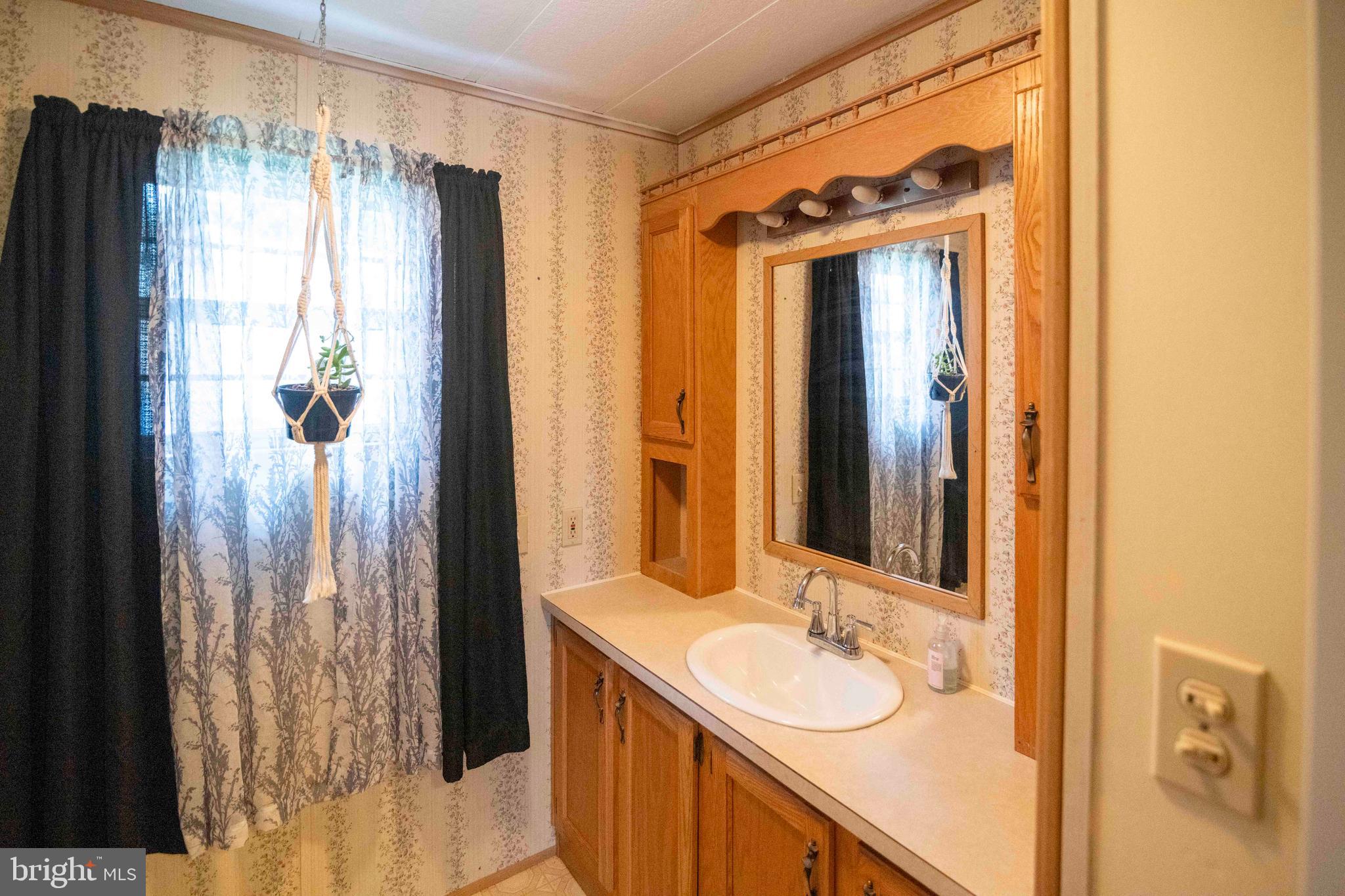 563 Cambridge Road Narvon, PA 17555 - Photo 26 of 50 Hall bath