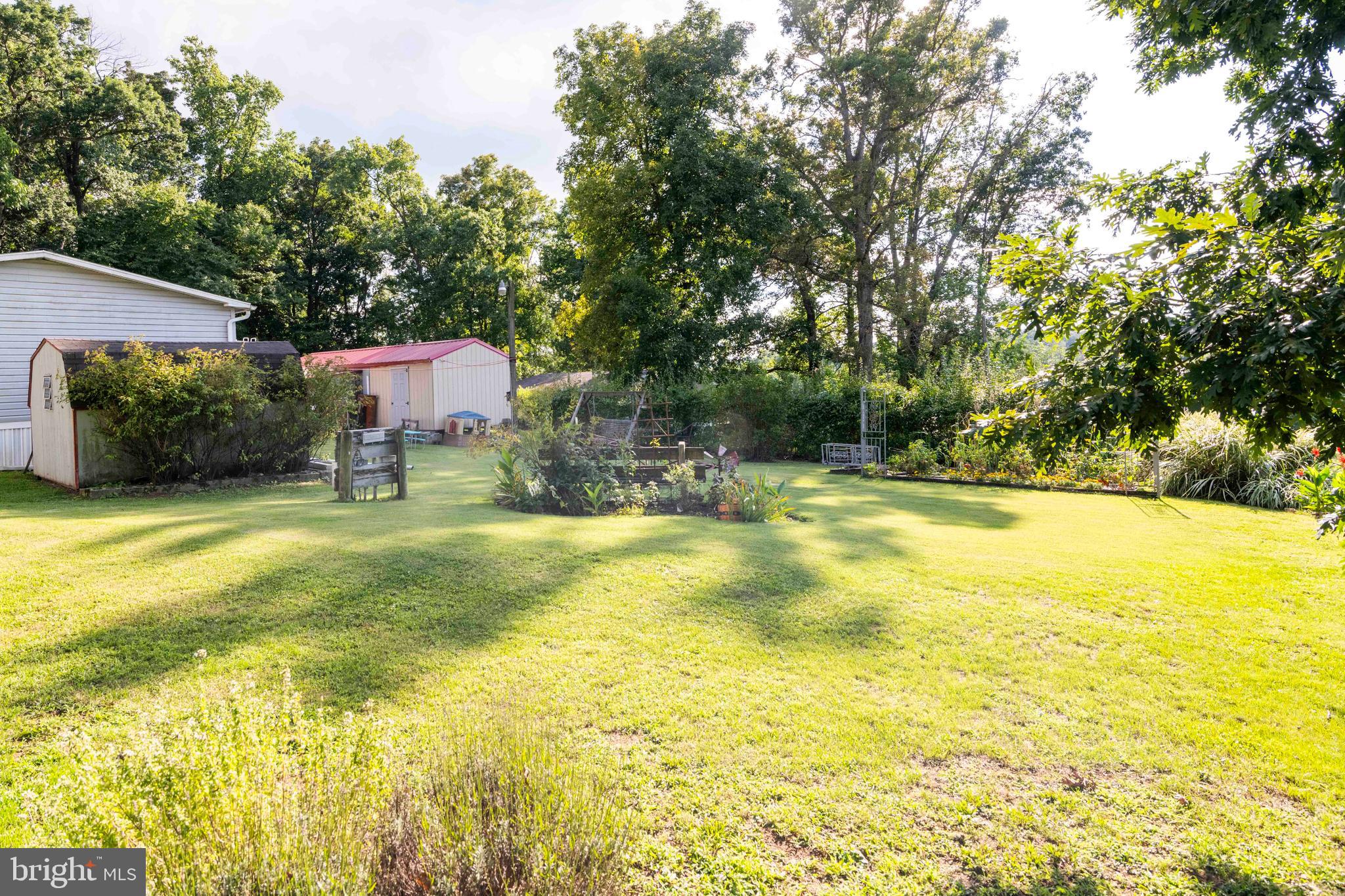 563 Cambridge Road Narvon, PA 17555 - Photo 6 of 50 Rear yard