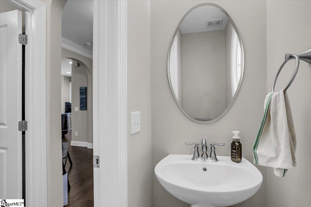 404 Algonquin Trail Greenville, SC 29607 - Photo 8 of 35