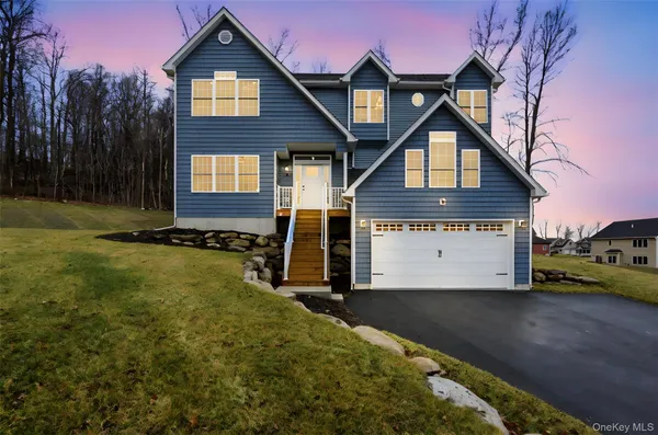 $835,000 | 16 Mcdonald Court, New Windsor, NY 12553