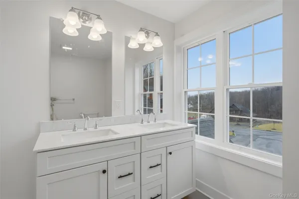 $835,000 | 16 McDonald Court, New Windsor, NY 12553