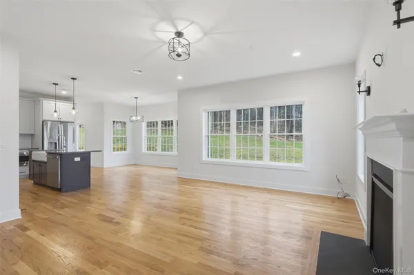 $835,000 | 16 McDonald Court, New Windsor, NY 12553