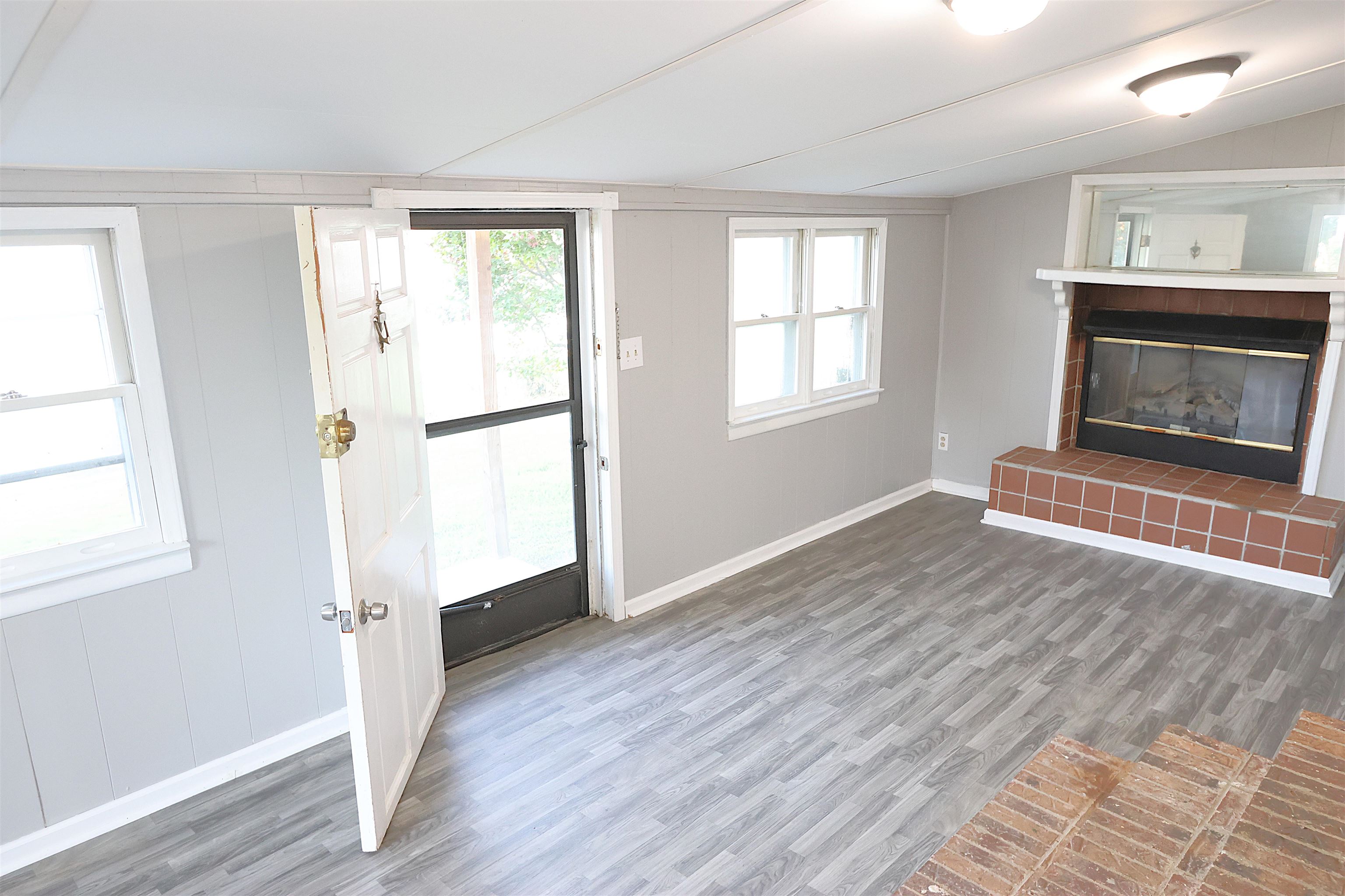 1010 Flymm Smith Road Waterloo, SC 29384 - Photo 8 of 50