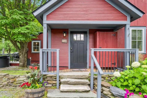 $990,000 | 3209 German Flats Road, Unit 1, Warren, VT 05674