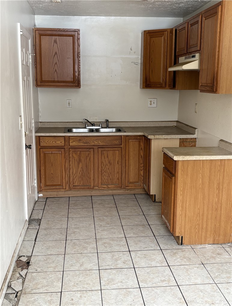 925 Maplehurst Avenue Dayton, OH 45402 - Photo 2 of 6 Kitchen