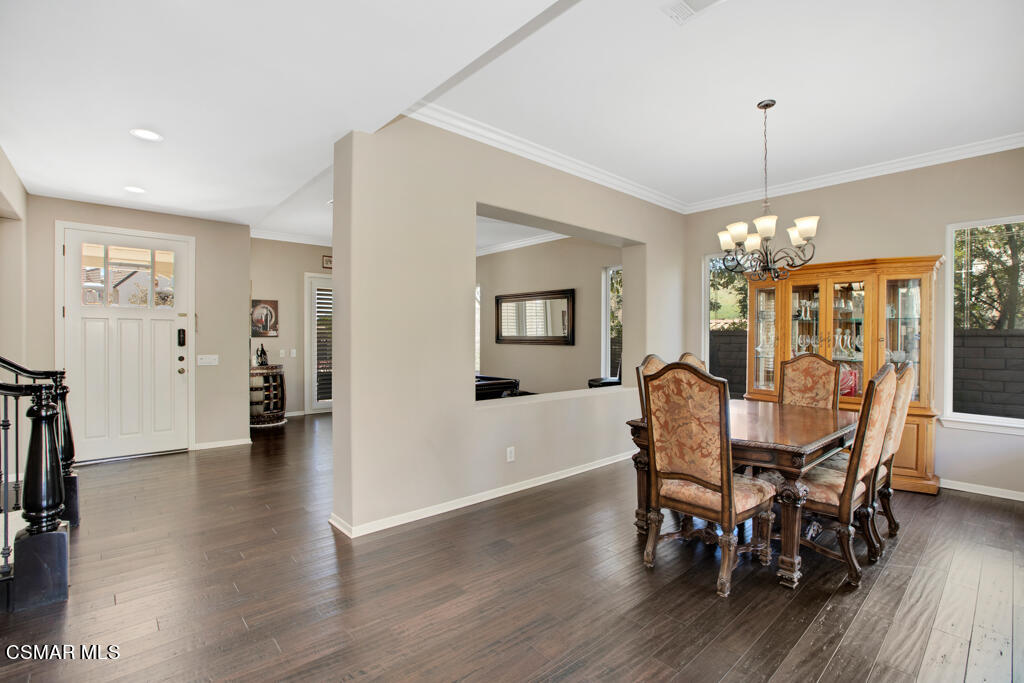 5447 Sunlight Street Simi Valley, CA 93063 - Photo 12 of 100 5447 Sunlight Street - HsHProd-48