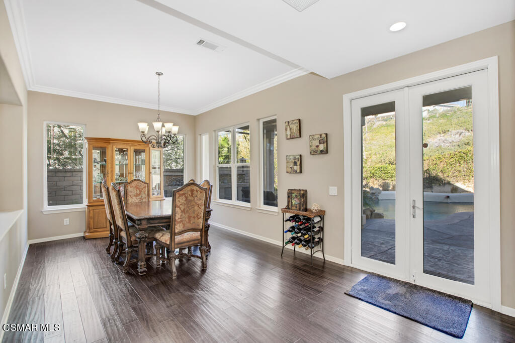 5447 Sunlight Street Simi Valley, CA 93063 - Photo 13 of 100 5447 Sunlight Street - HsHProd-49