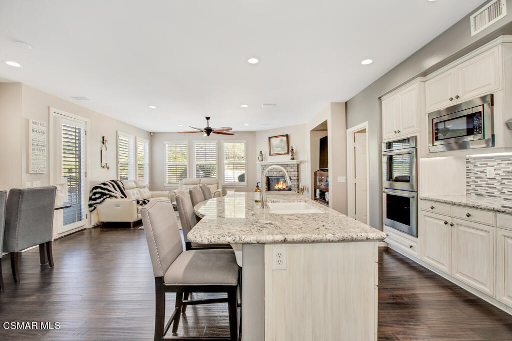 5447 Sunlight Street Simi Valley, CA 93063 - Photo 19 of 100 5447 Sunlight Street - HsHProd-62